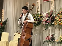 コントラバスの演奏.jpg